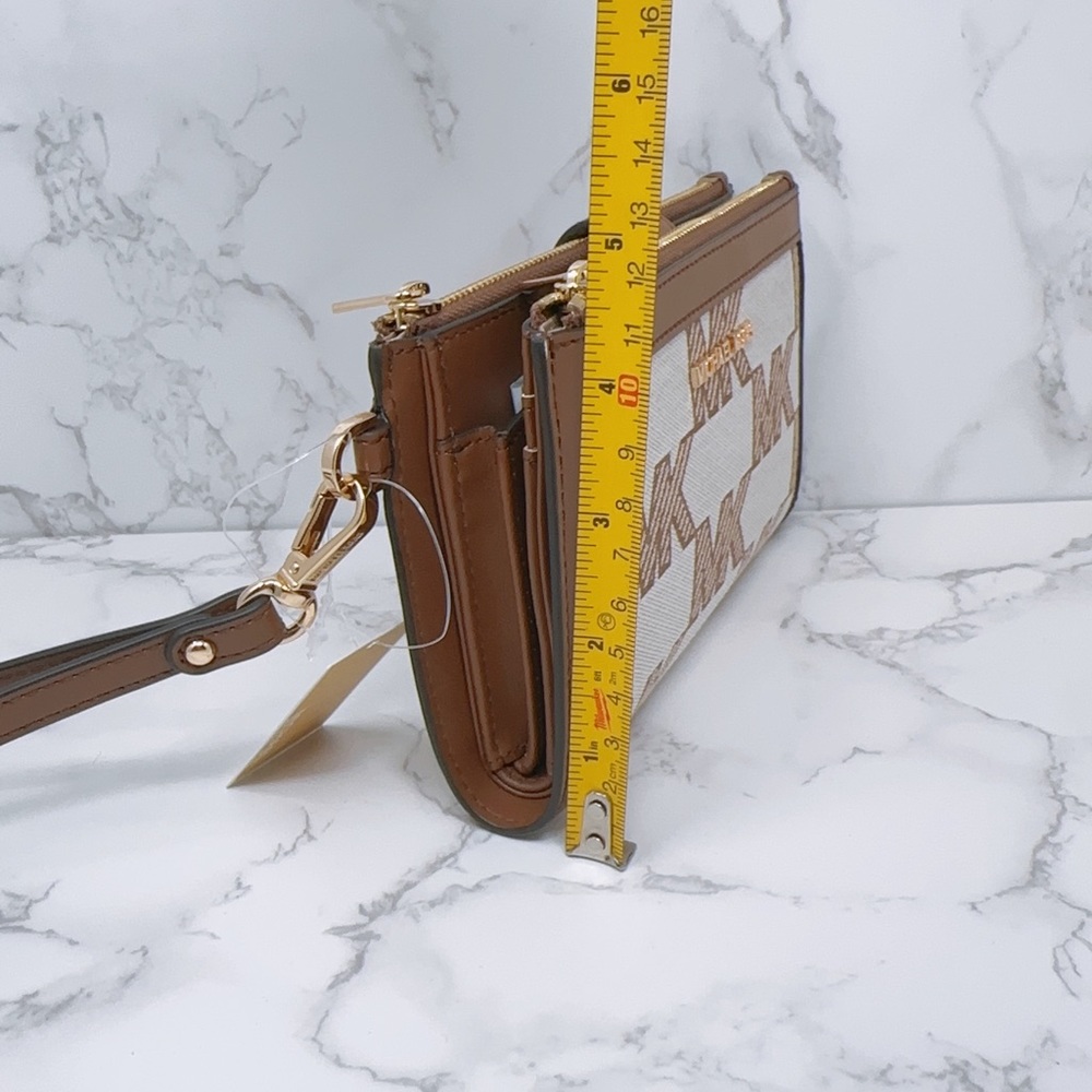 Michael Kors wallet - Picture 3 of 8